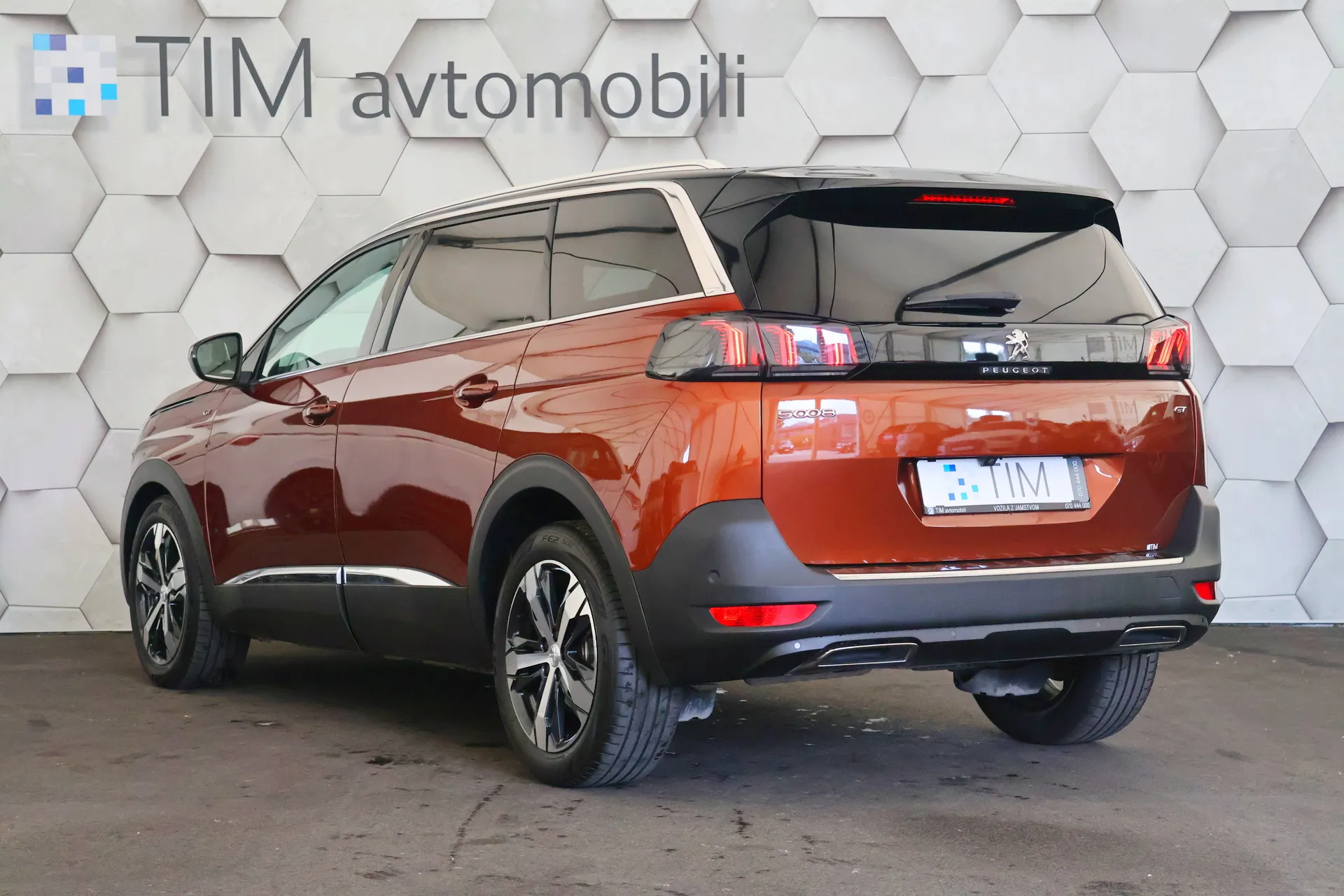 peugeot 5008 2.0bluehdi at8 gt-line 180km pano led dab 7sejedala - slika 4