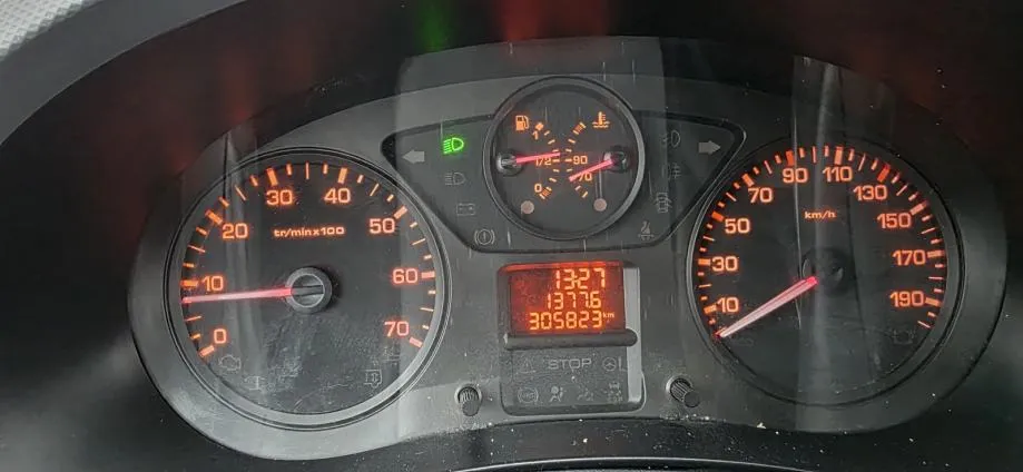 peugeot partner 1,6 hdi;90ks,uredno servisiran;klima, 2013 god. - slika 5