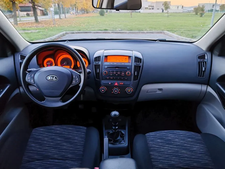 kia ceed (cee'd) 1,6 crdi ,2009g, 173000 km, kartice 24/36 rata - slika 13