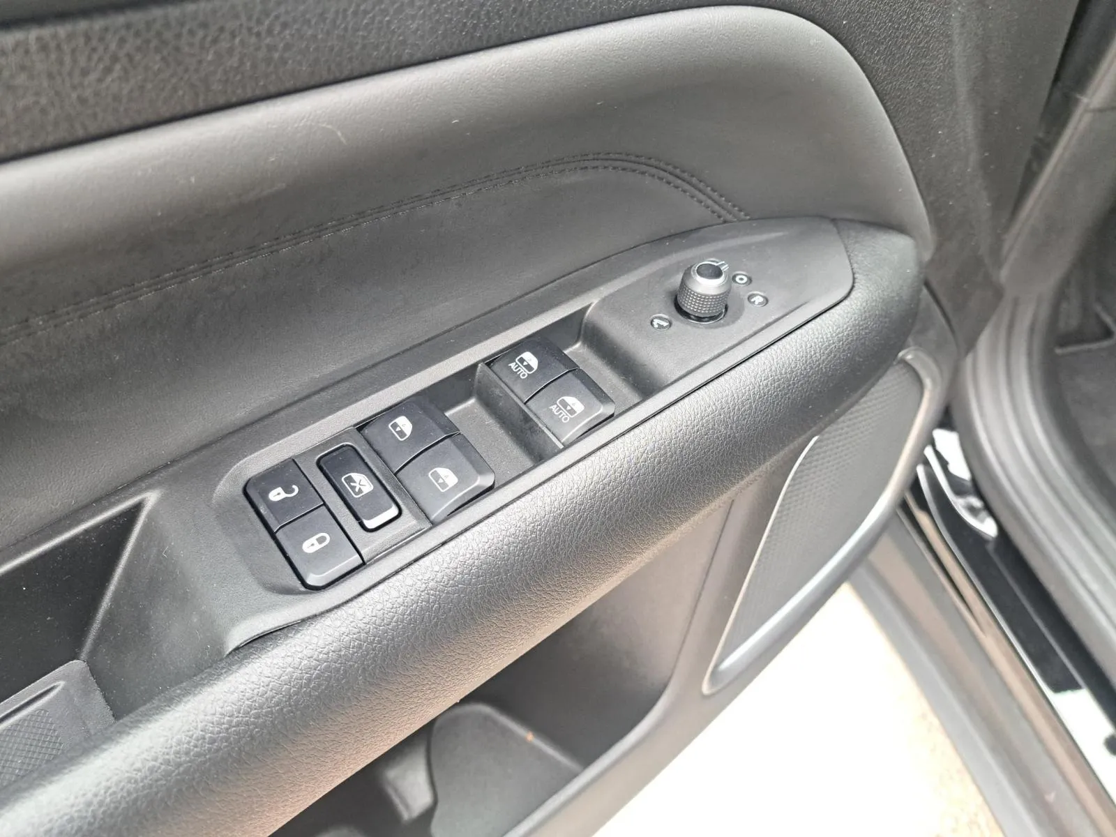 jepp compass 1.5 e-hybrid 130 dct fwd altitude - slika 12
