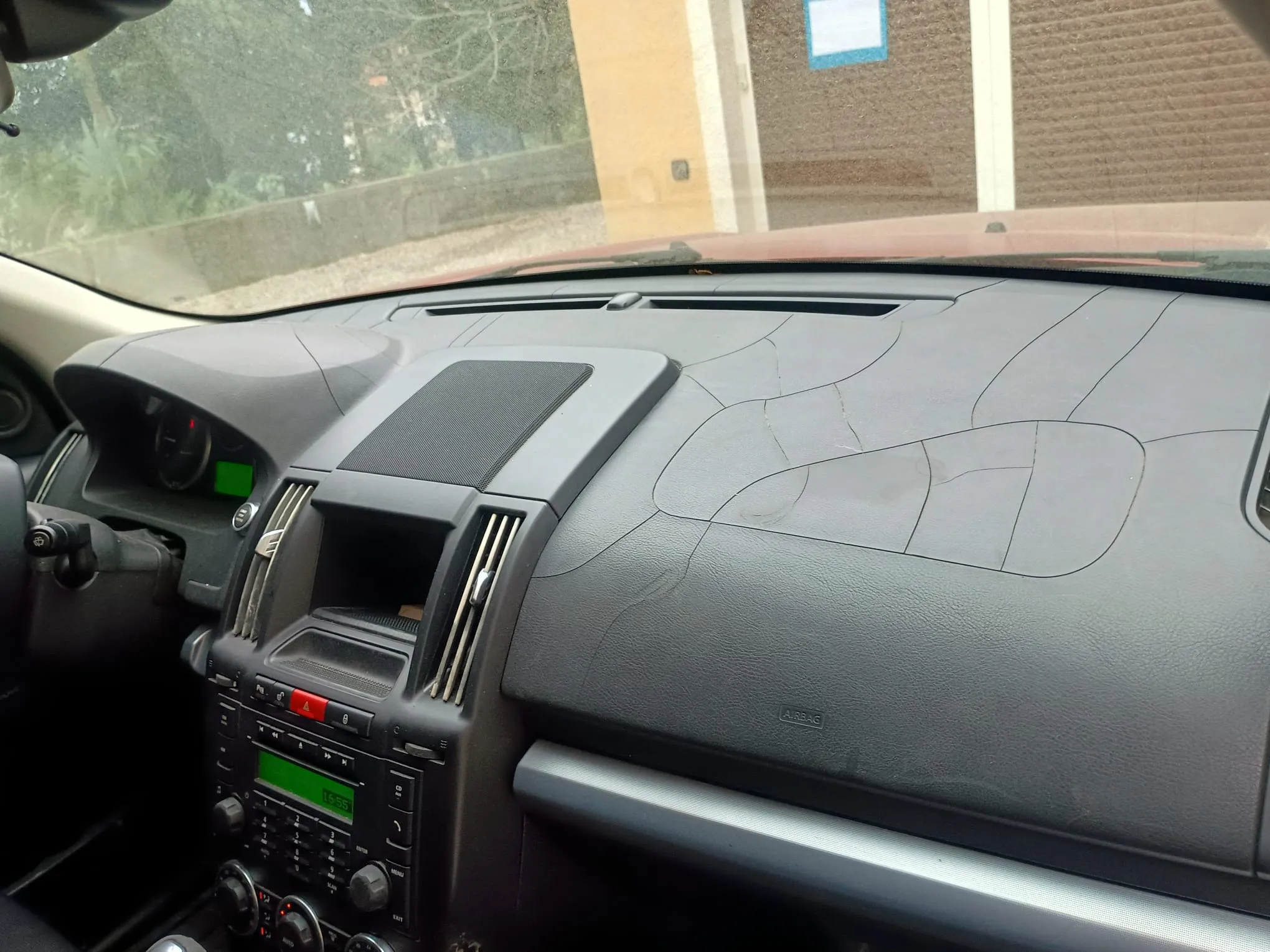 land rover freelander 2,2d - slika 14