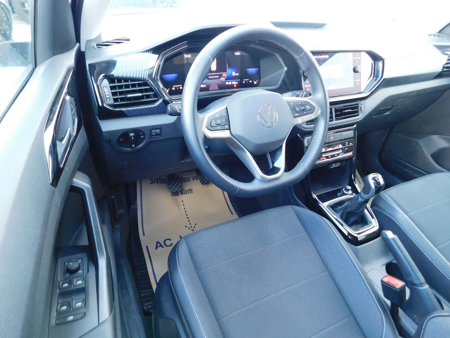 10850 volkswagen t-cross 1.0 tsi life - slika 8