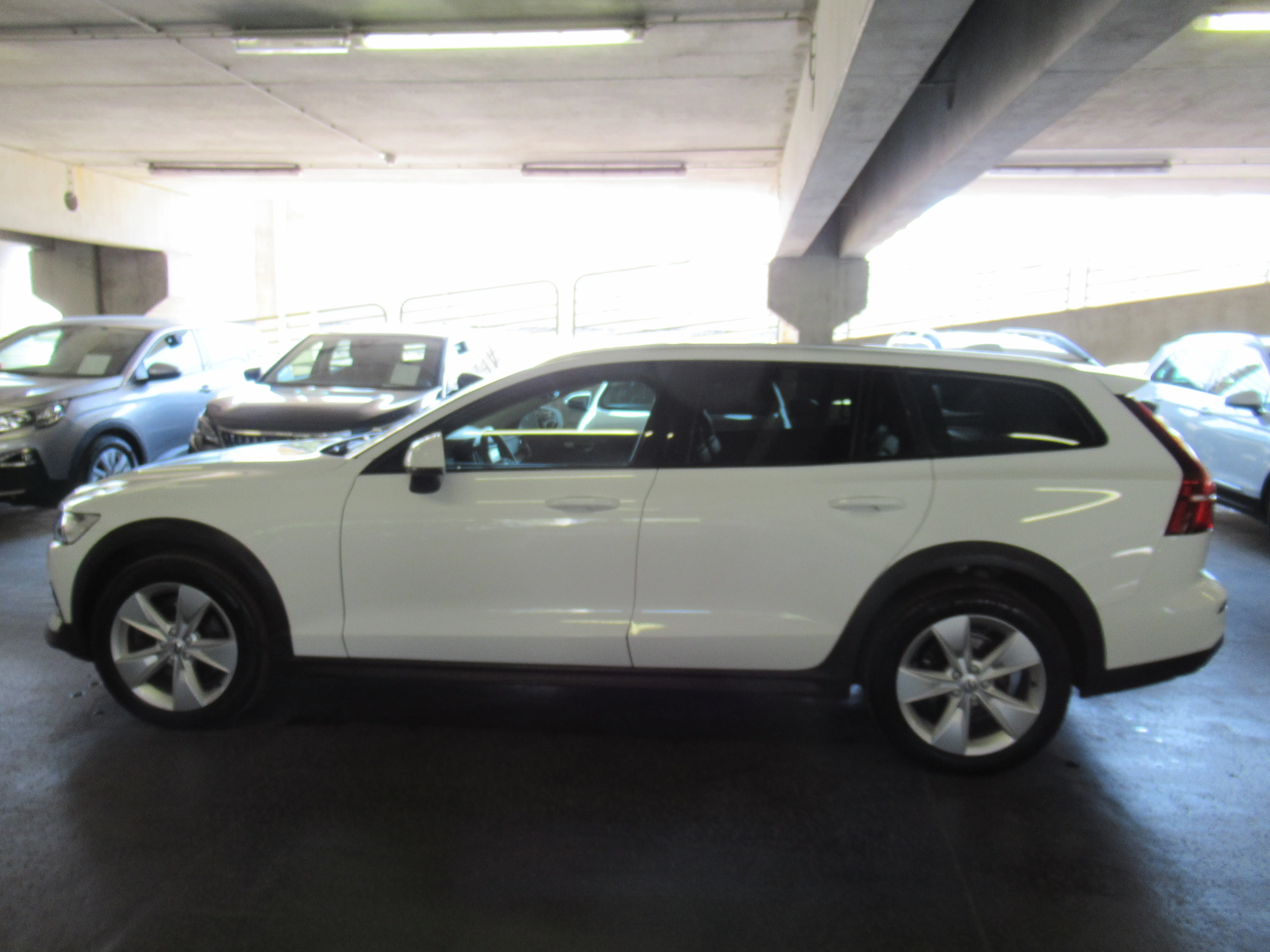 volvo v60 cross country b4d awd aut cross country pro - slika 5