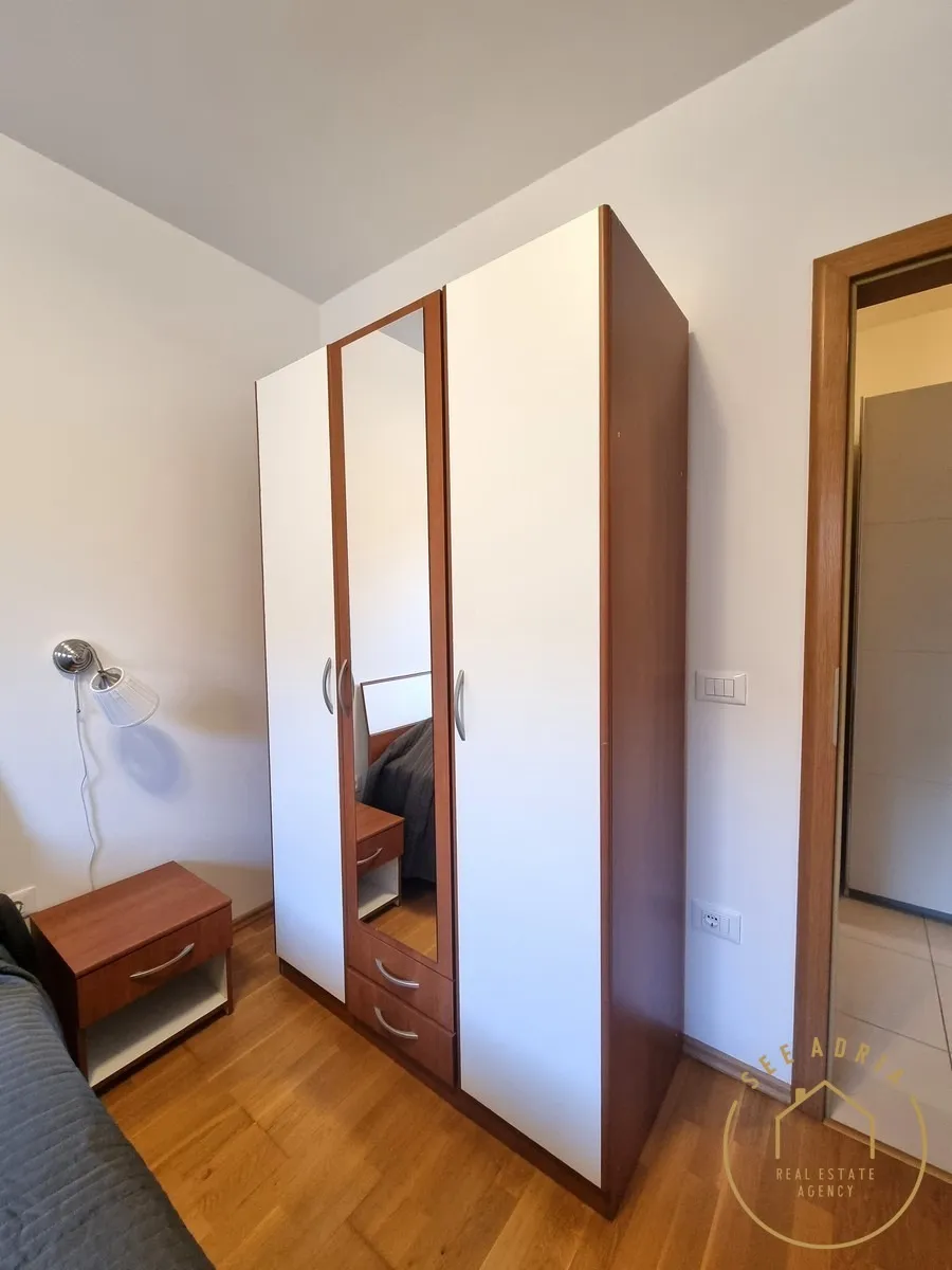 stan u prizemlju na dobroj lokaciji - slika 8