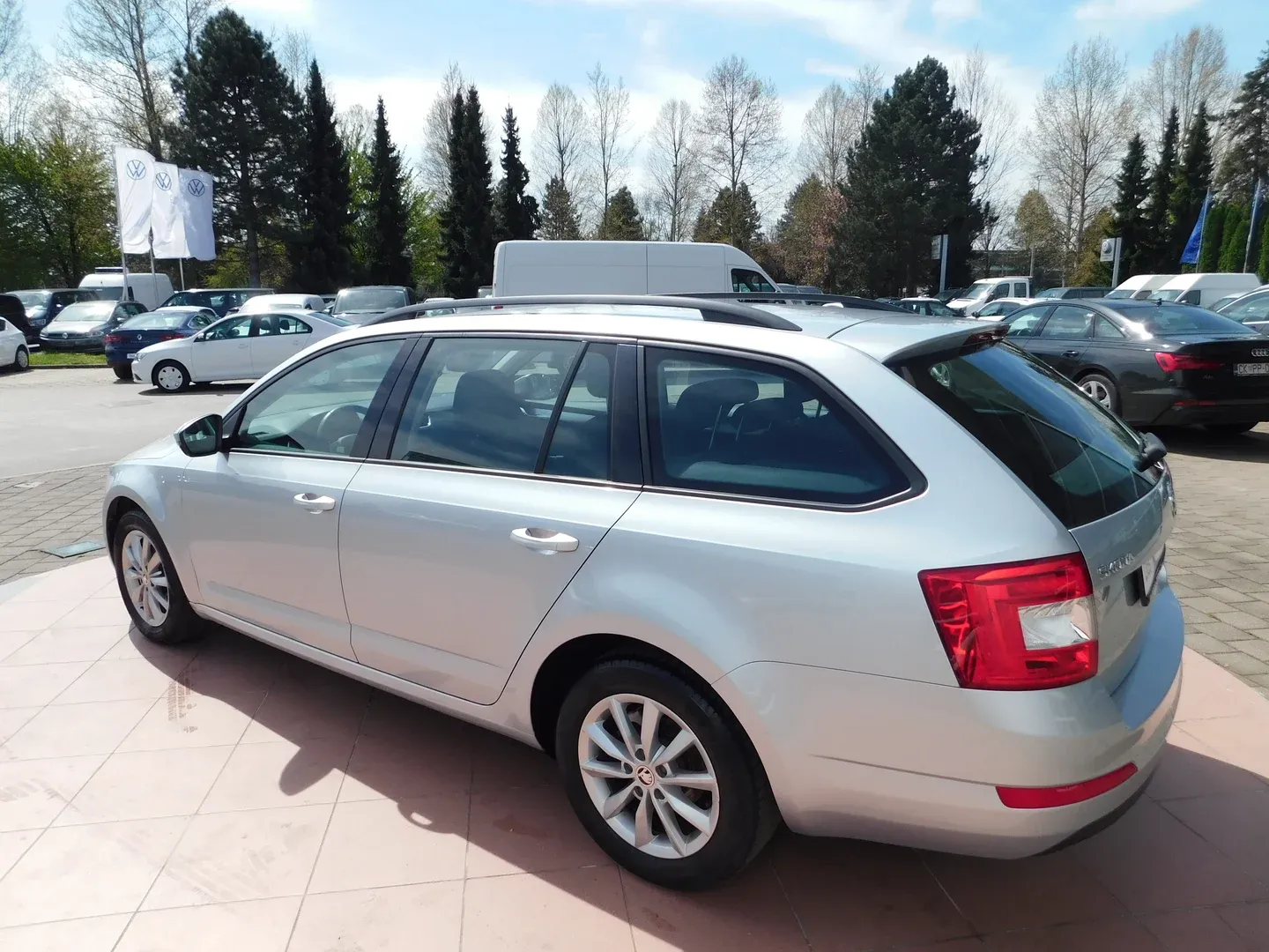 02567 škoda octavia combi style 1.6 tdi dsg - slika 7