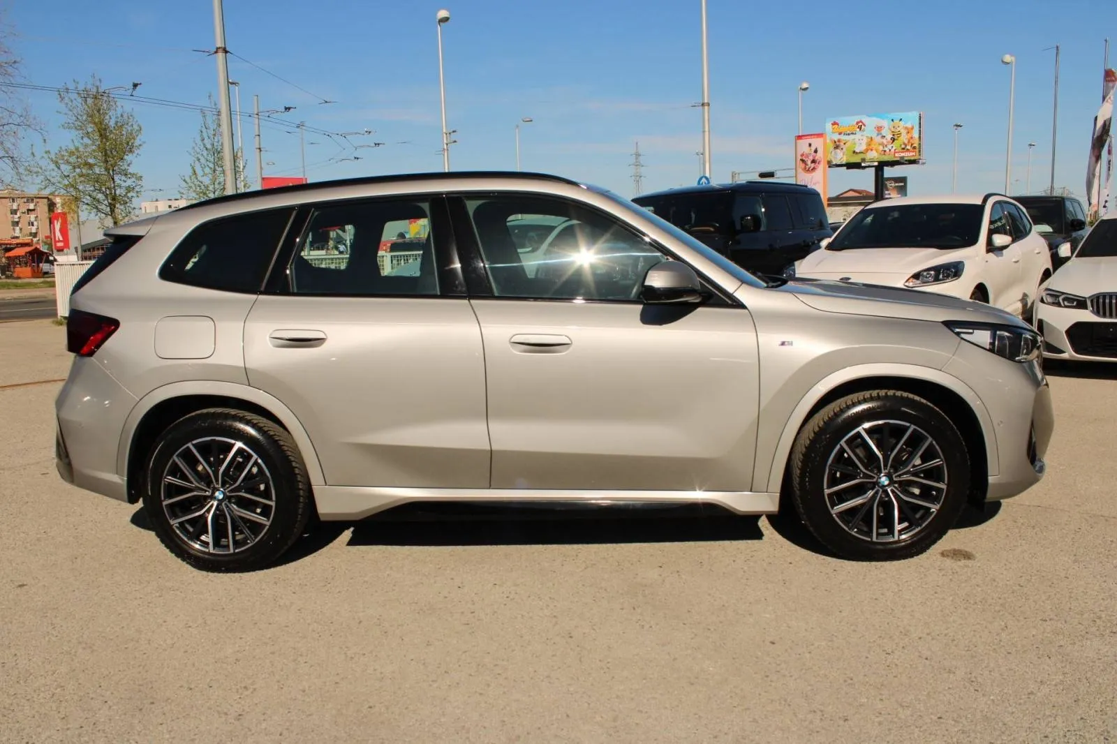 bmw x1 18i automatik m-paket *led, navigacija, kamera* - slika 4
