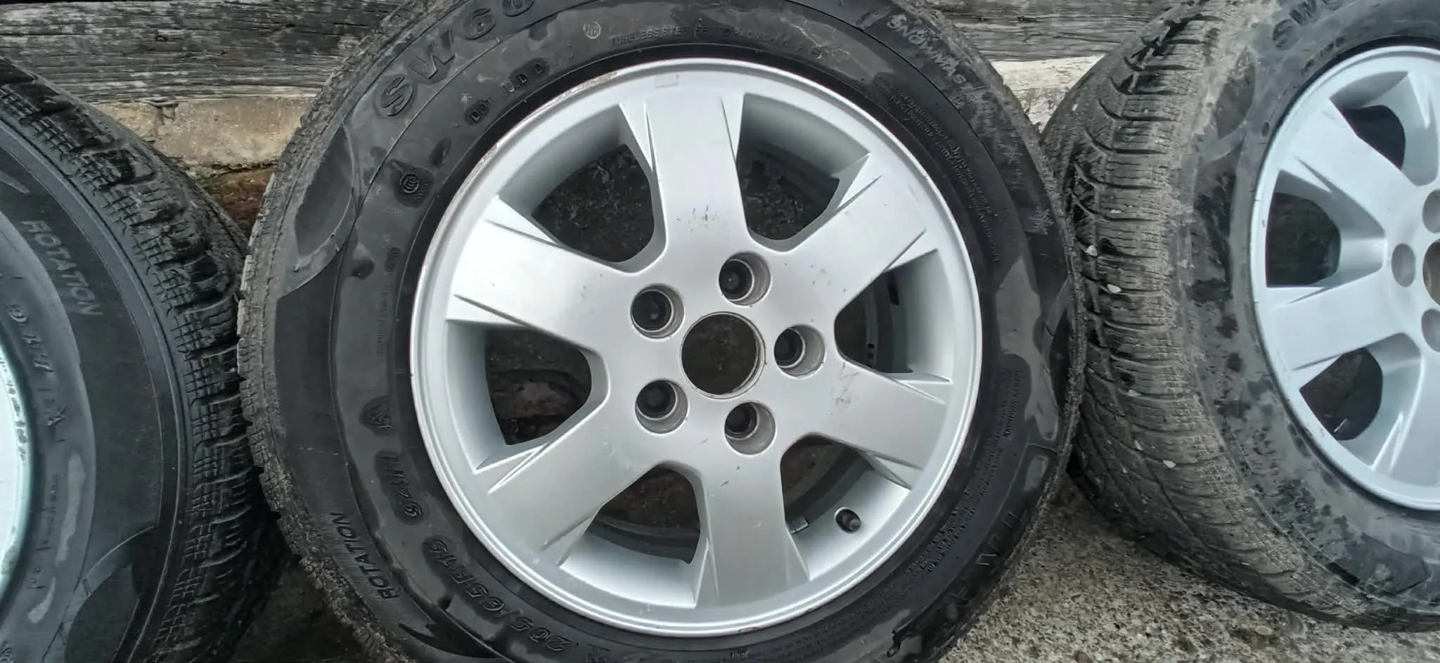 zimske gume set sa intra 15" alu felgama - slika 3