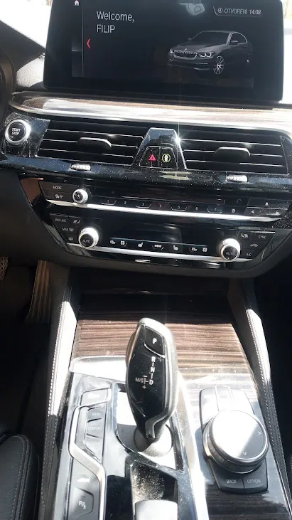 bmw serija 530 e drive 2019 god - slika 8