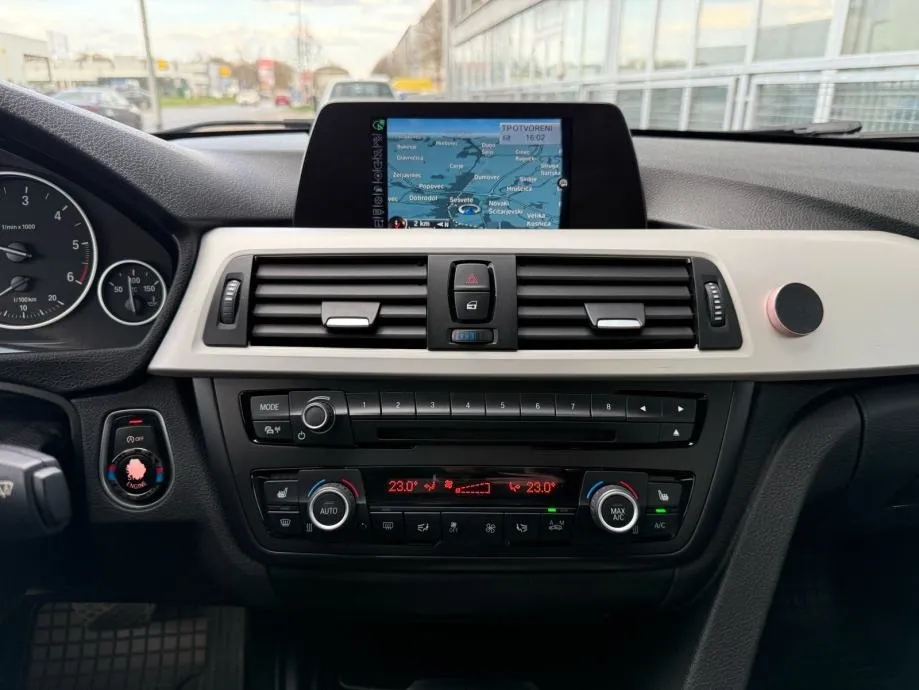 bmw 318d automatik °navigacija°koža°keyless°grijanje sj.°reg:11/2026° - slika 14