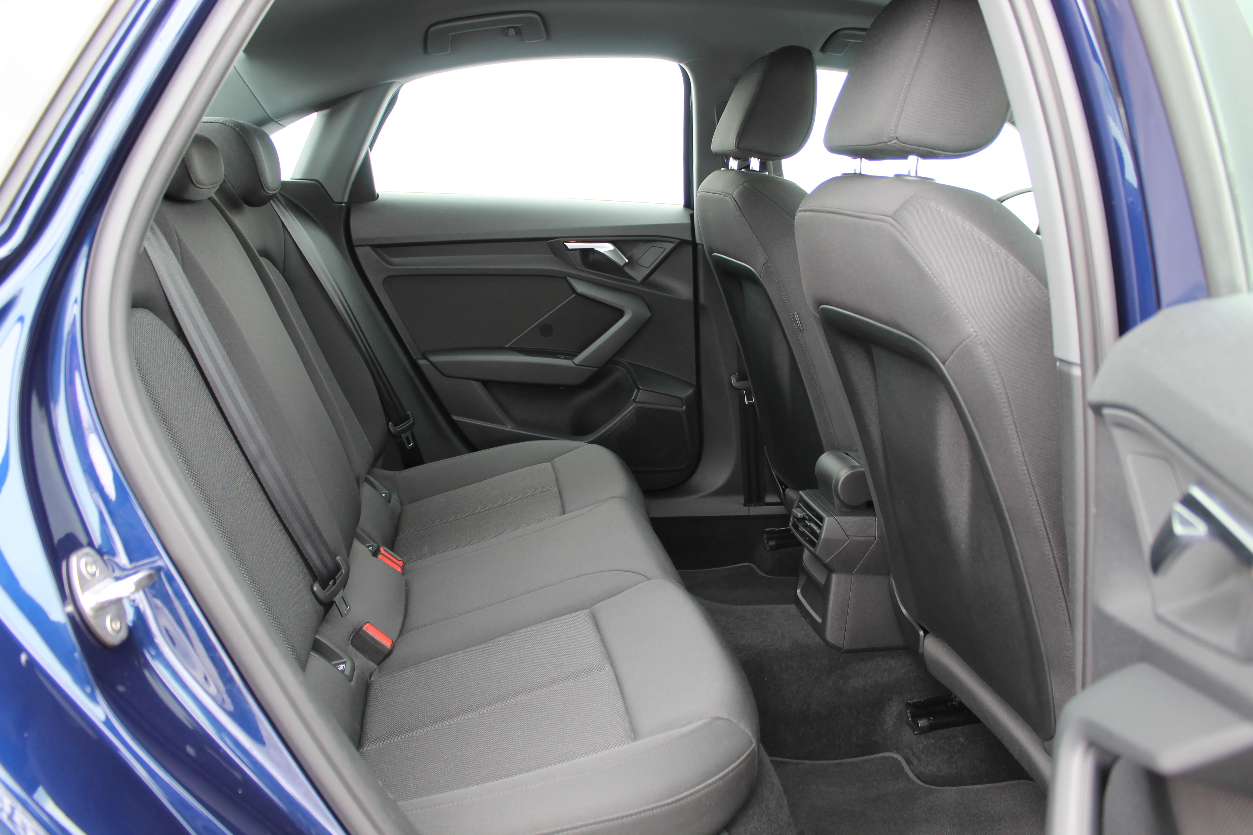 13092 audi a3 limousine 35 tdi - slika 12