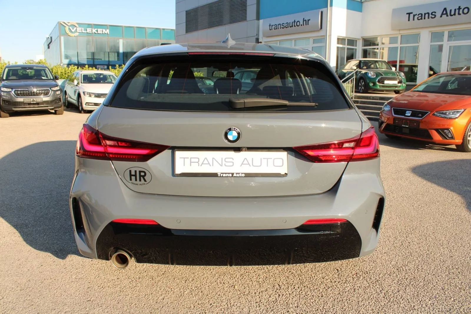 bmw serija 1 118i m paket *harman kardon, led, navigacija, kamera* - slika 6