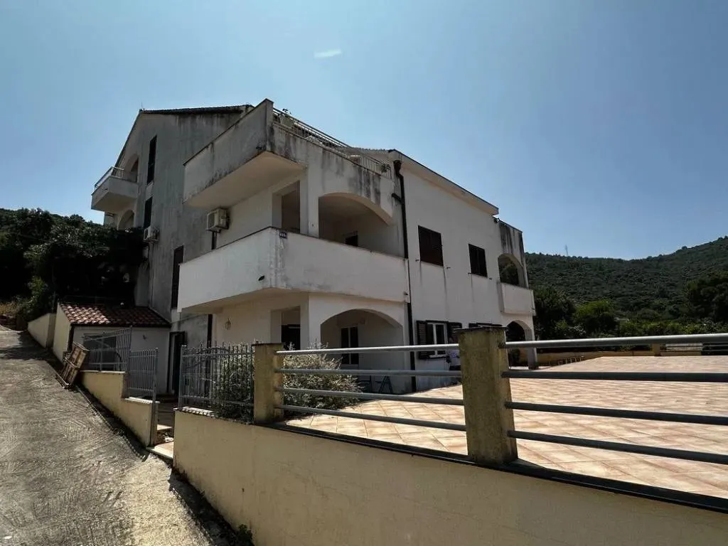 stan na prodaju - korčula - slika 25