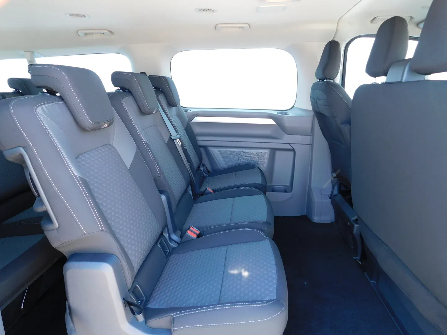 12786 vw caravelle life l2 2.0 tdi - slika 12