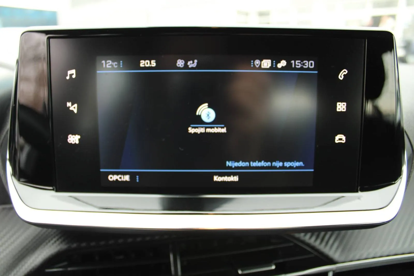 peugeot 2008 1.2 puretech automatik *led, navigacija* - slika 19