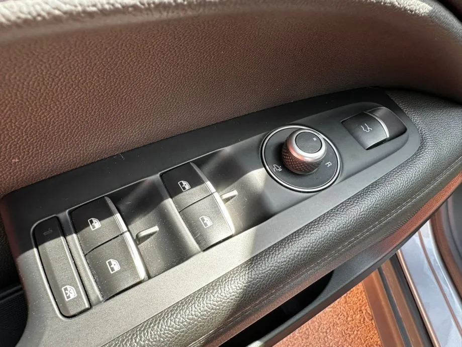 alfa romeo stelvio 2,2 d automat •2019.g.•q4•kamera•190ks•leasing• - slika 10