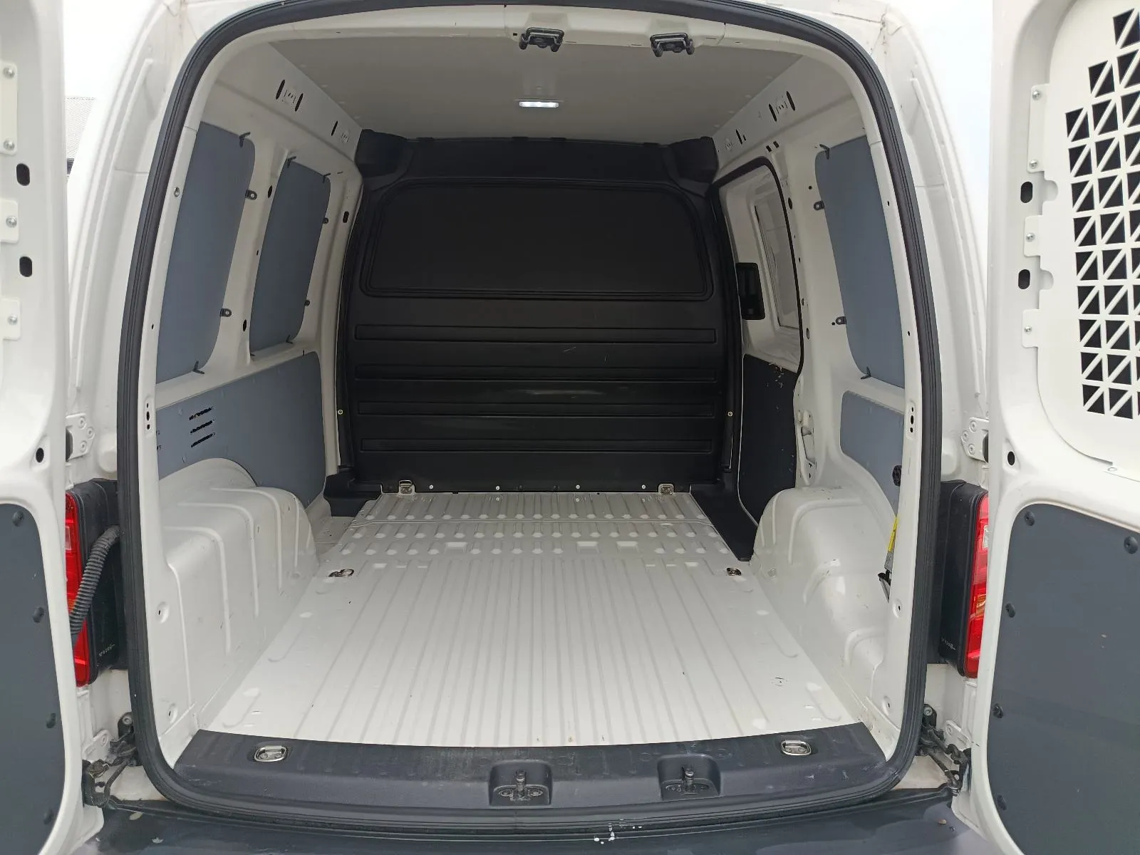 vw caddy 2.0 tdi,jamstvo do 2 god, 2019 god. - slika 6
