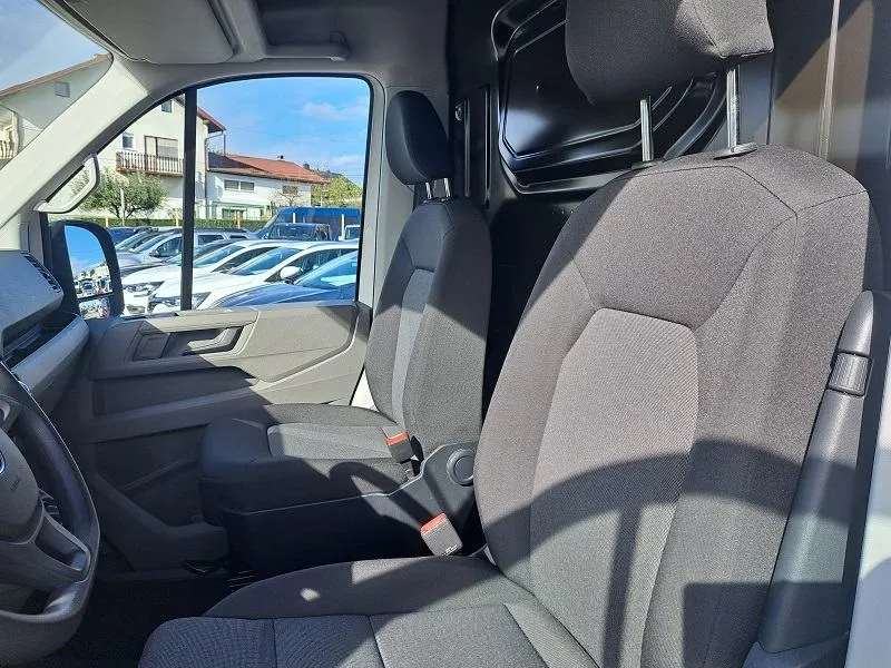 volkswagen crafter 2.0 tdi*177ks*klima*navigacija*kuka za vuču* - slika 11