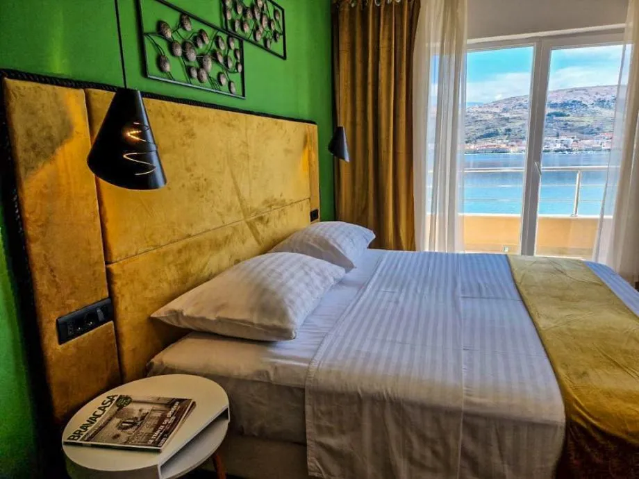 otok pag-šarmantan boutique hotel – prvi red do mora - slika 7