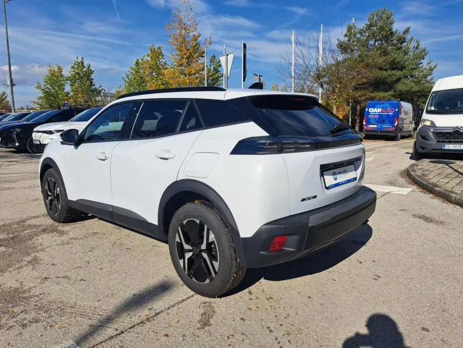 peugeot 2008 allure 1,2 puretech 100 ks - slika 3