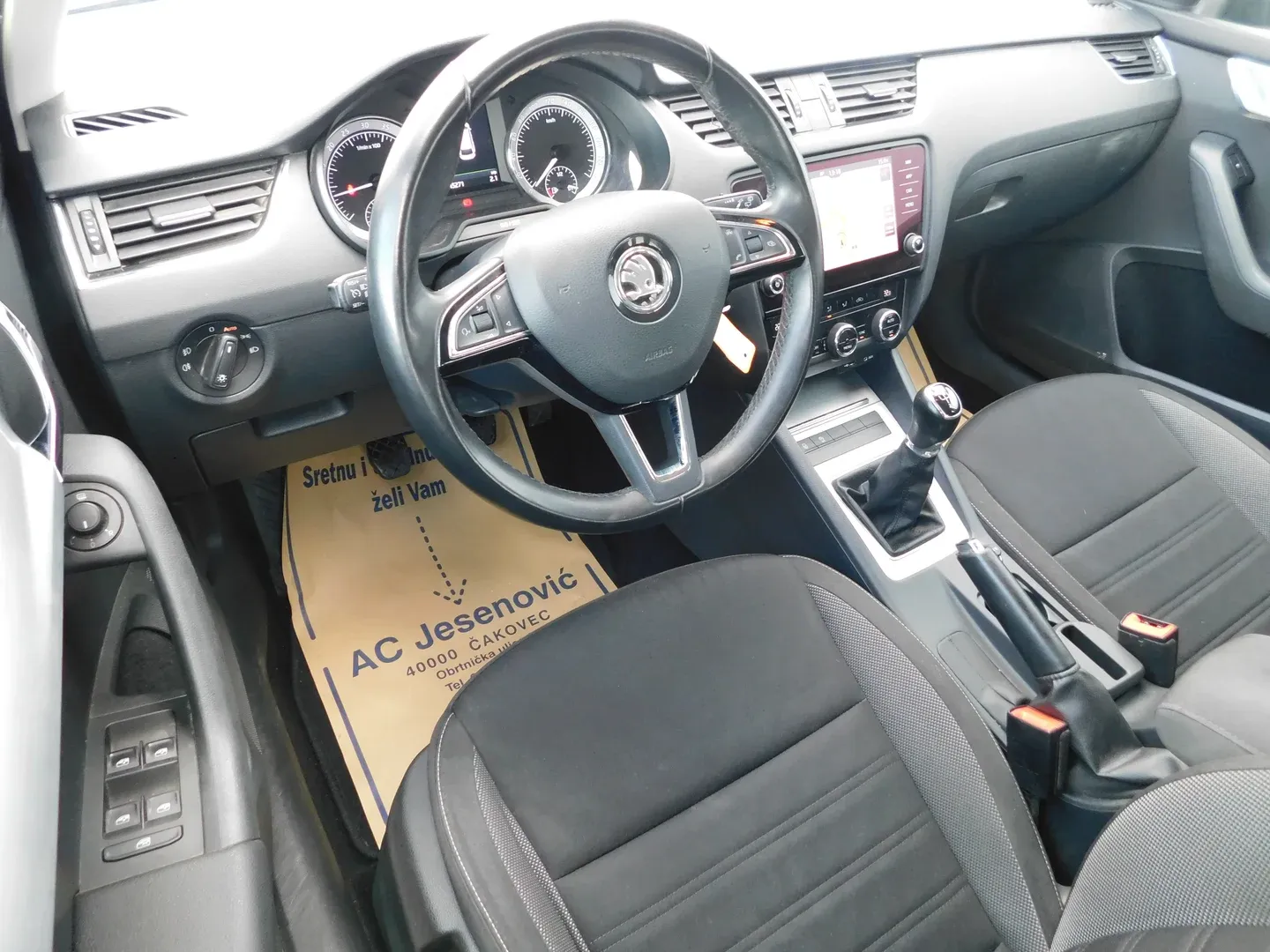 11176 škoda octavia combi ambition 1.6 tdi - slika 8