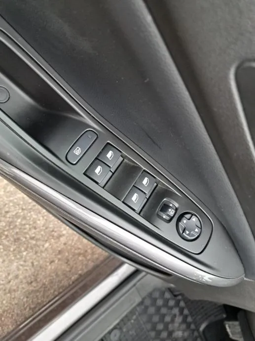 opel grandland x 1,5 cdti 130 elegance at8 - slika 17