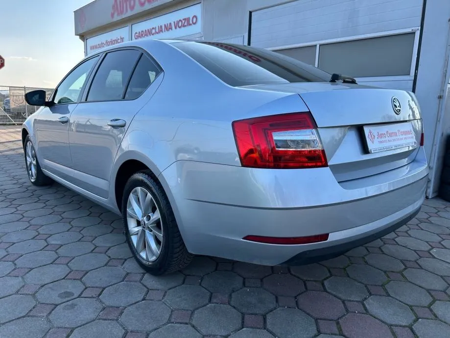 škoda octavia 2,0 tdi dsg 2018.,reg:29.1.2027.,servis, hr vozilo... - slika 5