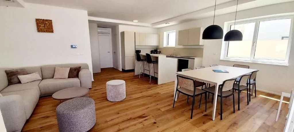 umag-moderna villa sa bazenom samo 900 m od plaže na prodaji (prodaja) - slika 8