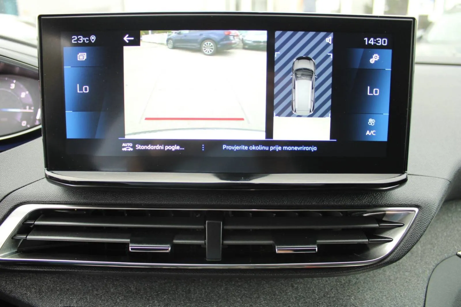 peugeot 5008 1.2 puretech automatik allure *7 sjedala, led, navigacija - slika 23