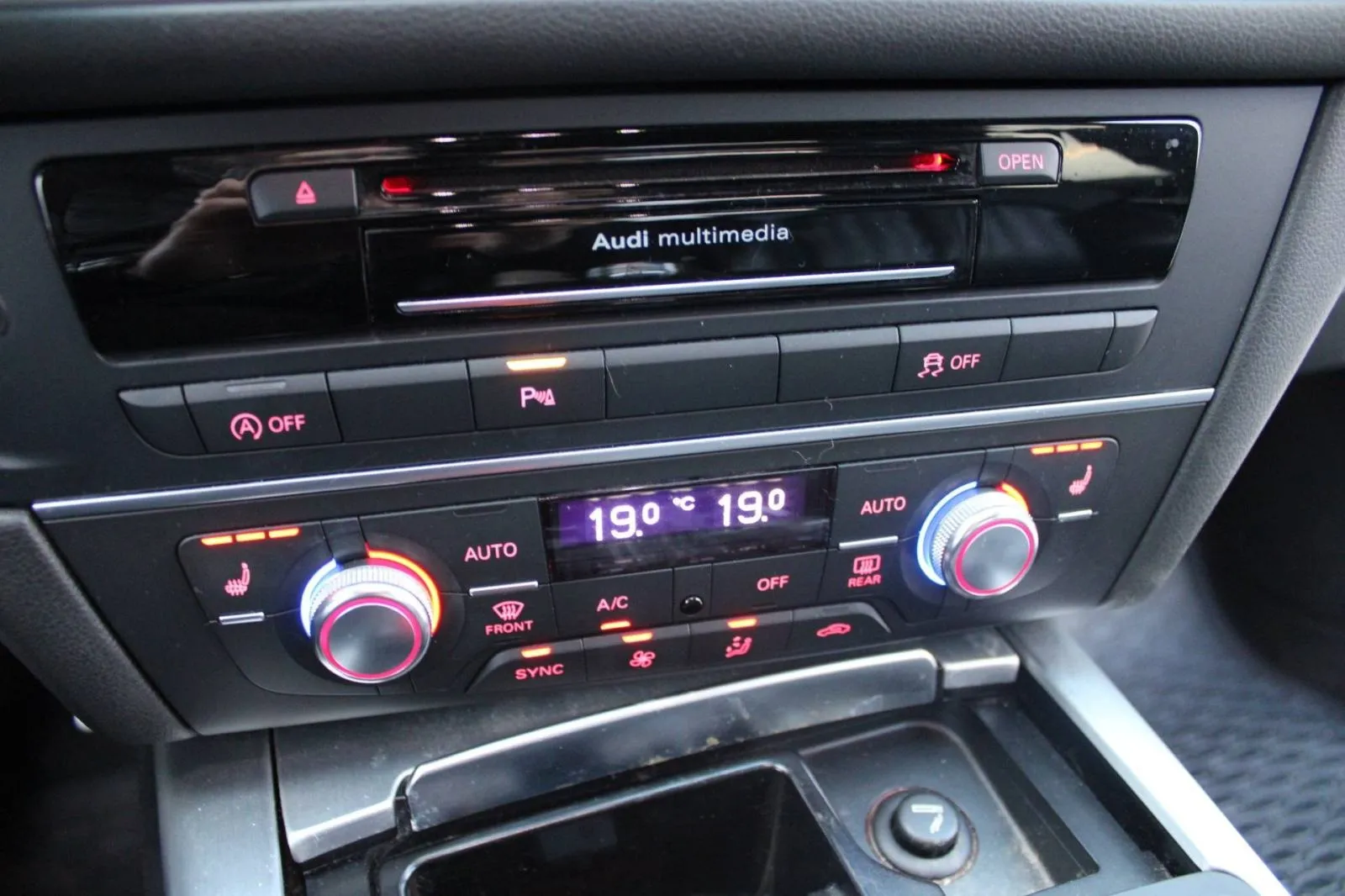 audi a6 3.0 tdi quattro automatik *navigacija, kamera* - slika 11
