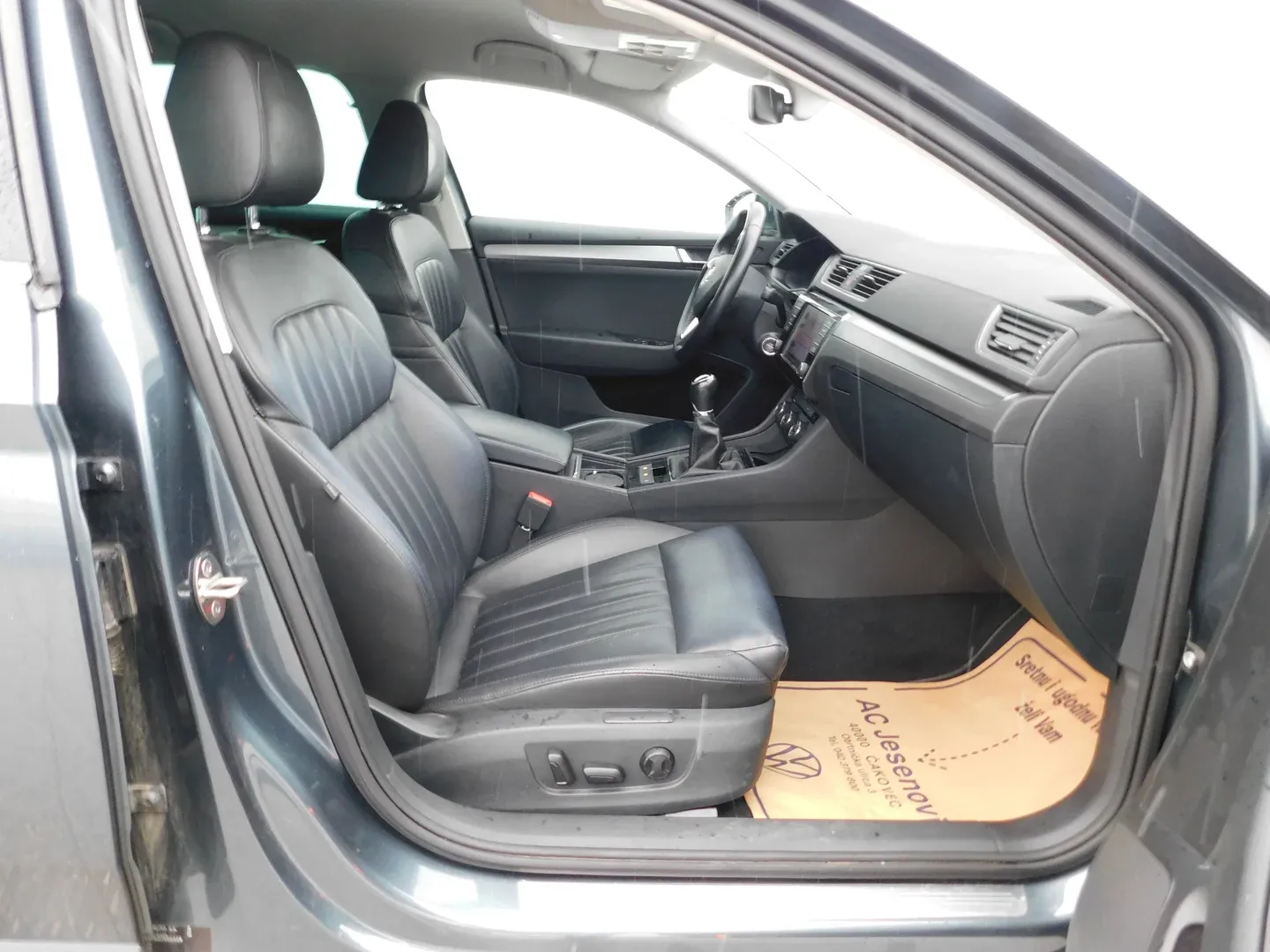 09296 škoda superb combi style 1.6 tdi greenline - slika 12