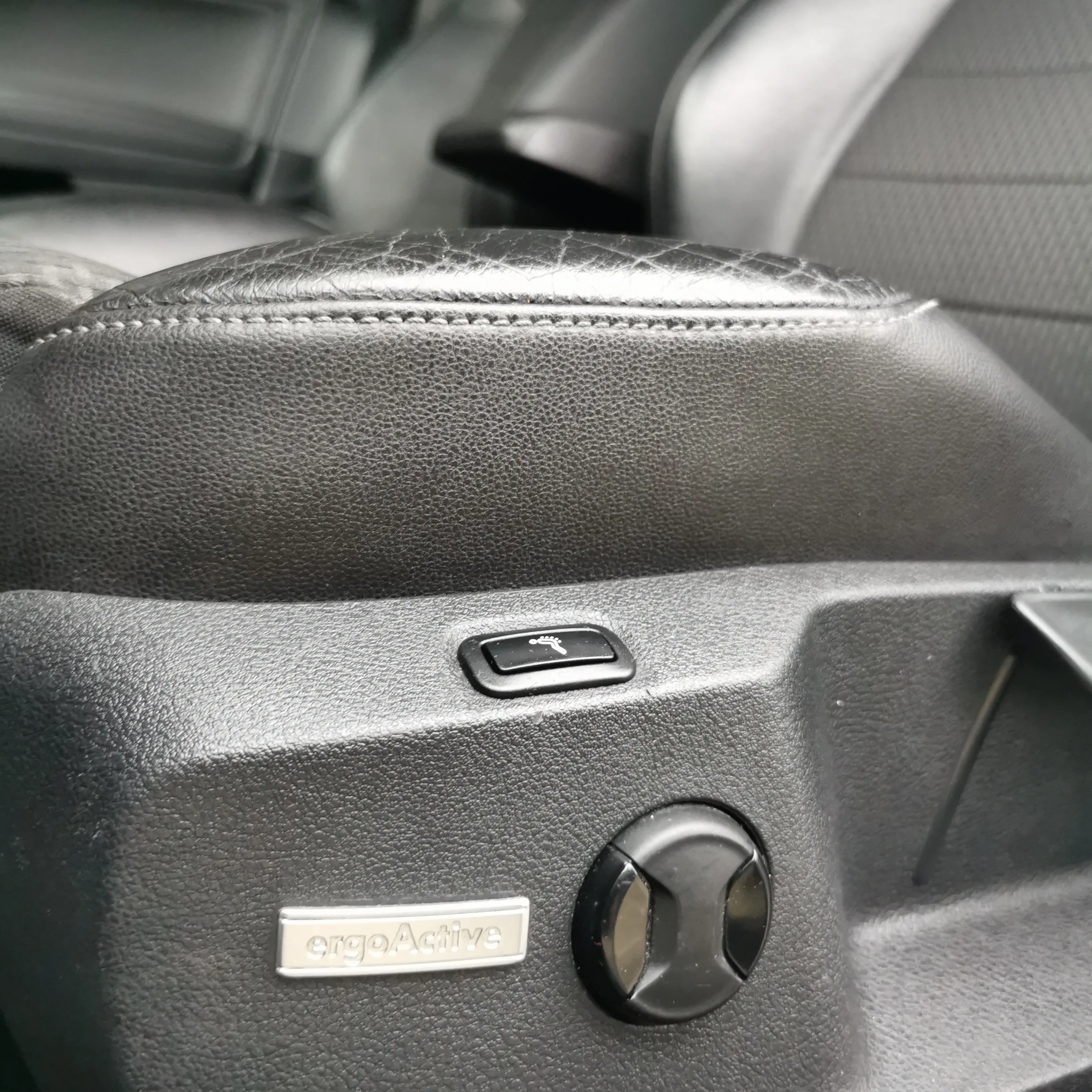 vw golf 7 variant vii 1.6 tdi⭐full oprema⭐reg. 1.god⭐7500 eur - slika 16