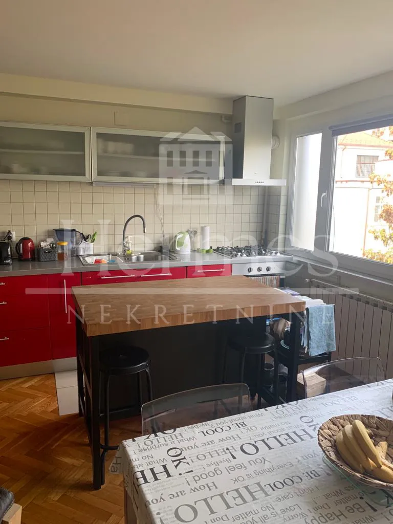 5-sobni stan s vlastitim parkingom, palmotićeva ulica (140 m2) - slika 9