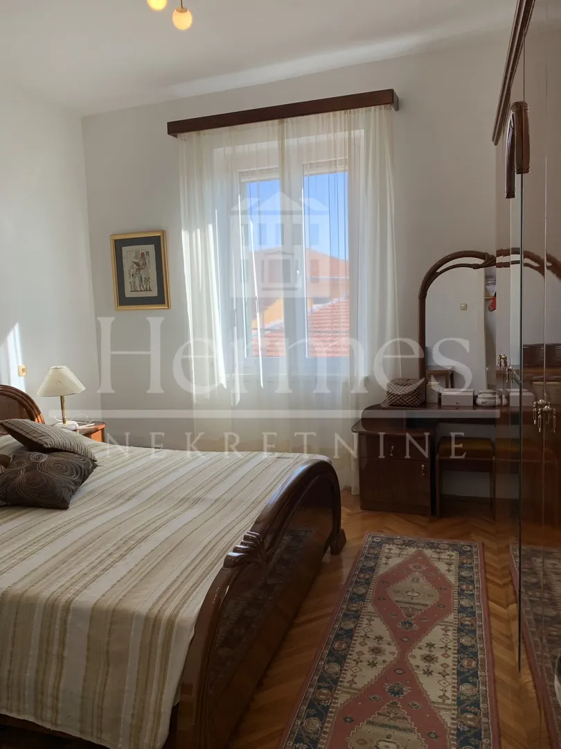 kuća u gradu s pogledom na more + kućica za adaptaciju! šibenik, varoš - slika 17