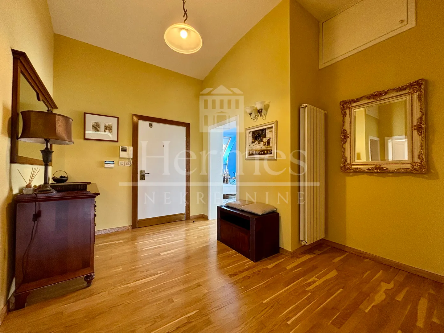 penthouse s terasom i pogledom na zelenilo, pantovčak - slika 25