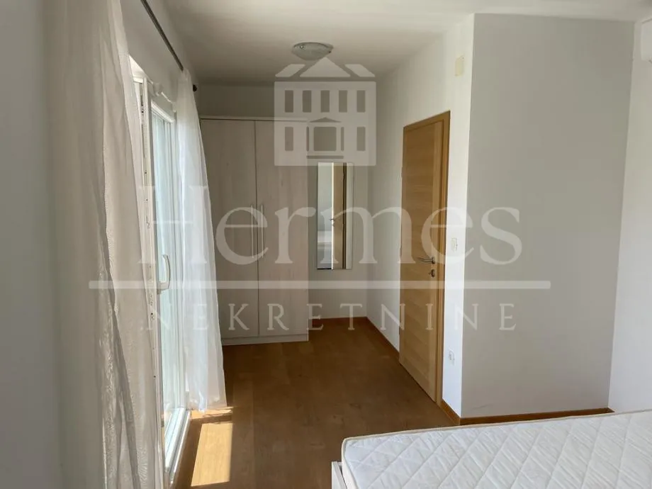 4-soban opremljen i namješten apartman, novogradnja, 200 m od mora - slika 12