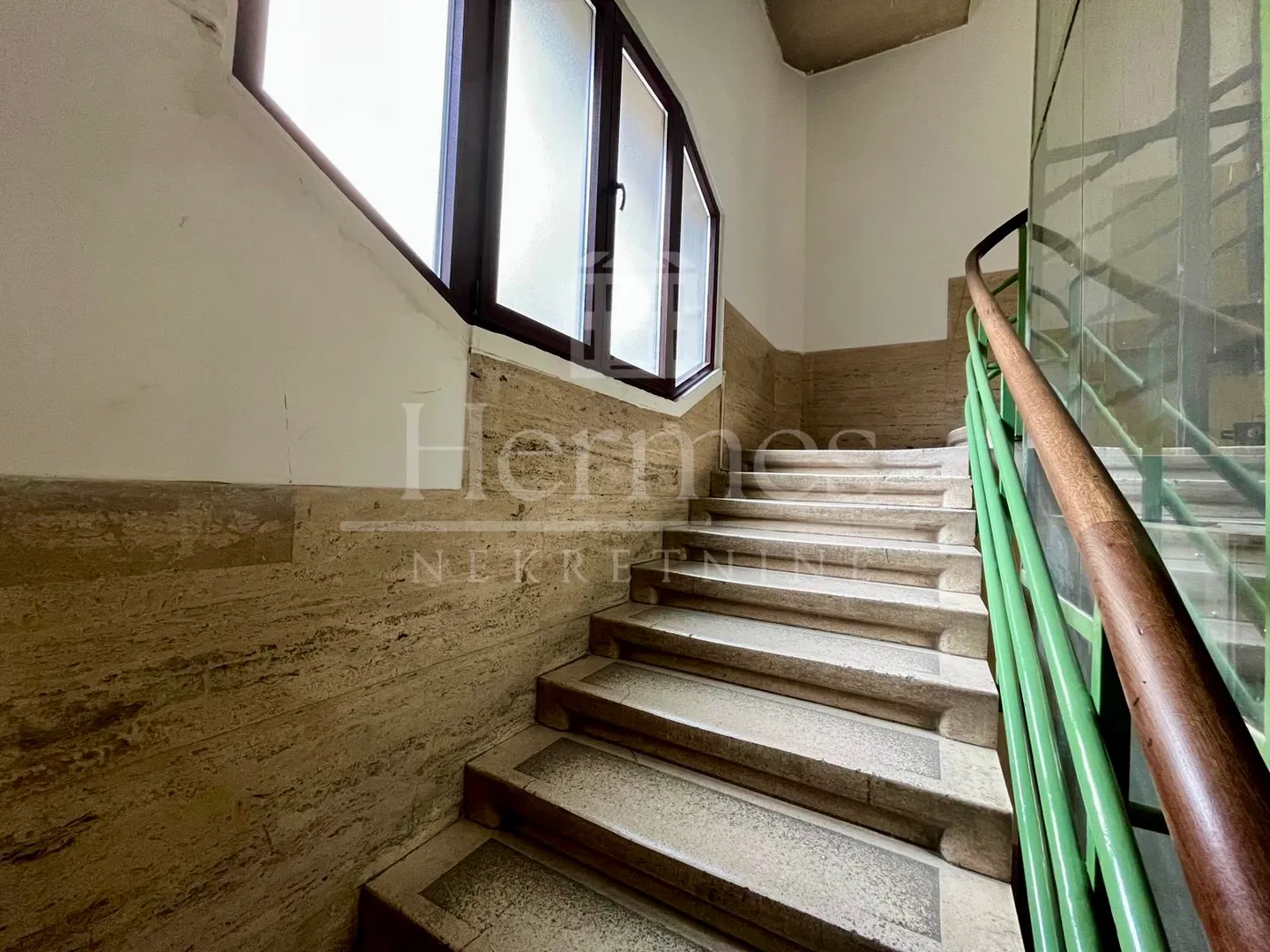 moderno ureðeni poslovni prostor (90 m2), kod hnb-a - slika 18