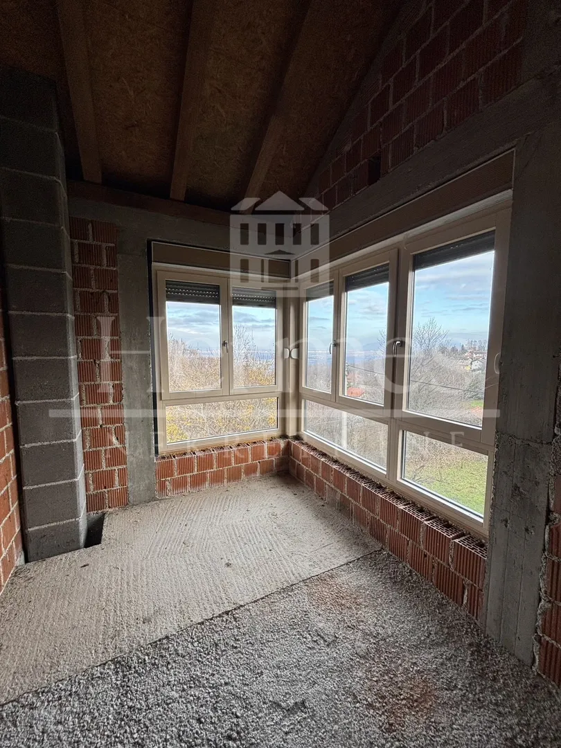 kuća u prirodi s pogledom na zelenilo i okolicu samobora, rohbau - slika 34
