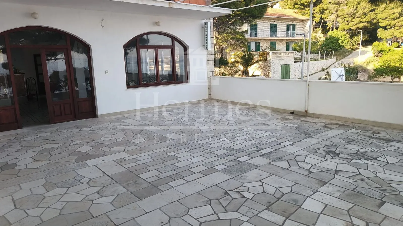 ugostiteljski objekt (250 m2) i smještaj za osoblje, sv. nedjelja, otok hvar - slika 5