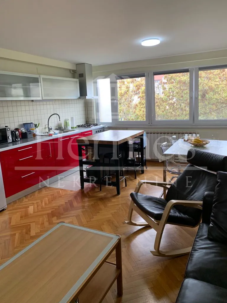 5-sobni stan s vlastitim parkingom, palmotićeva ulica (140 m2) - slika 7