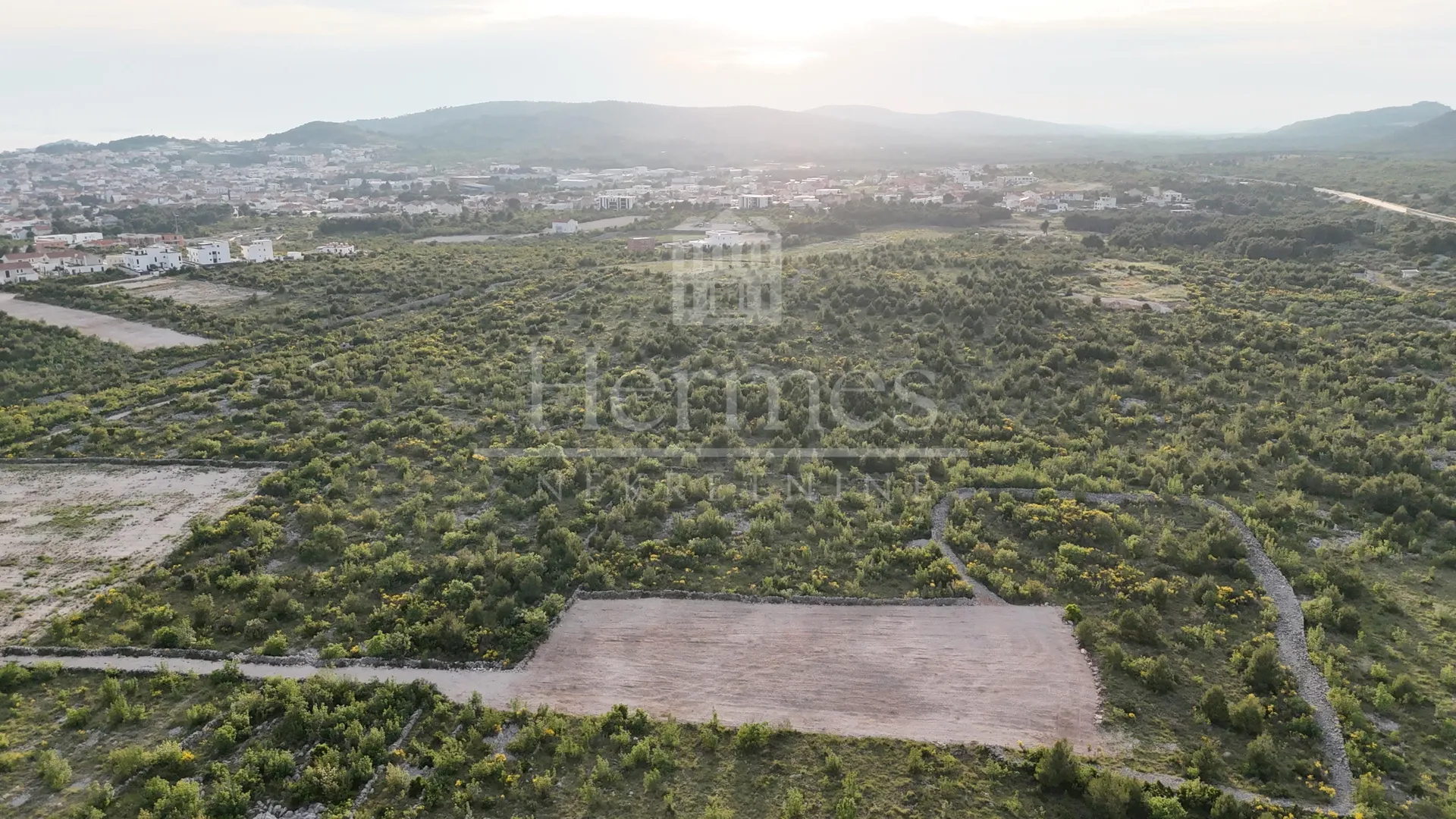 građevinsko zemljište s pogledom na more (2192 m2), vodice, šibenik - slika 11