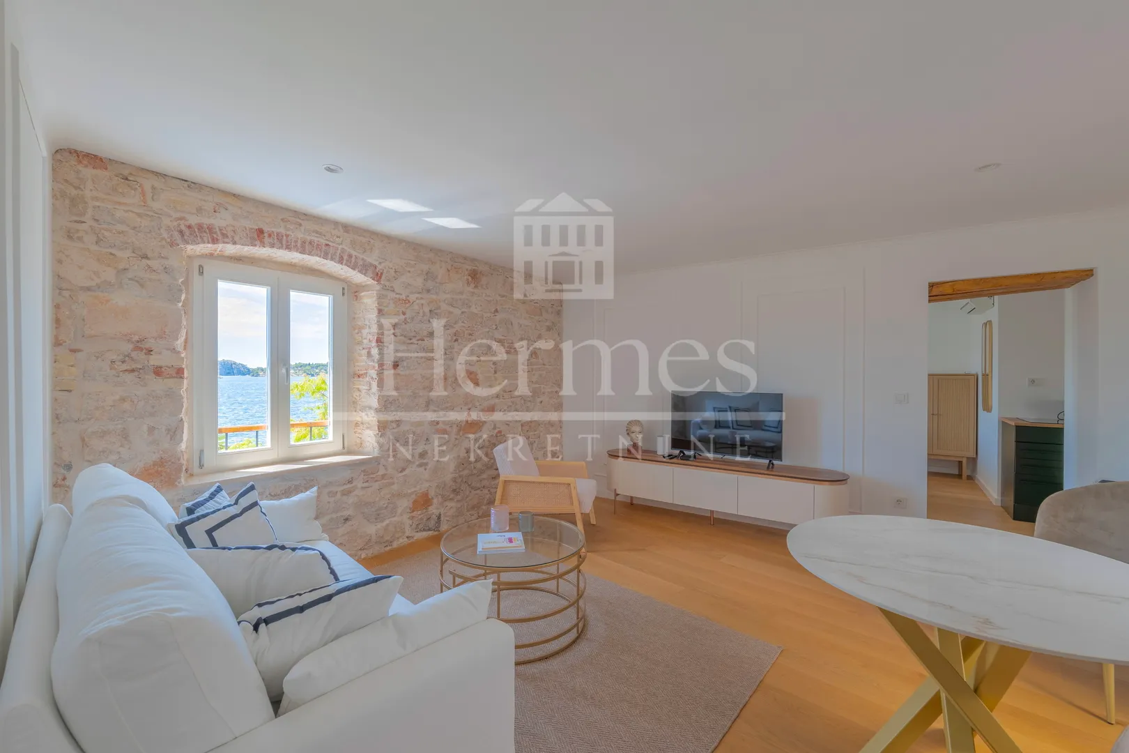novoureðeni dizajnerski apartman, 1. red do mora, pogled na more - slika 7