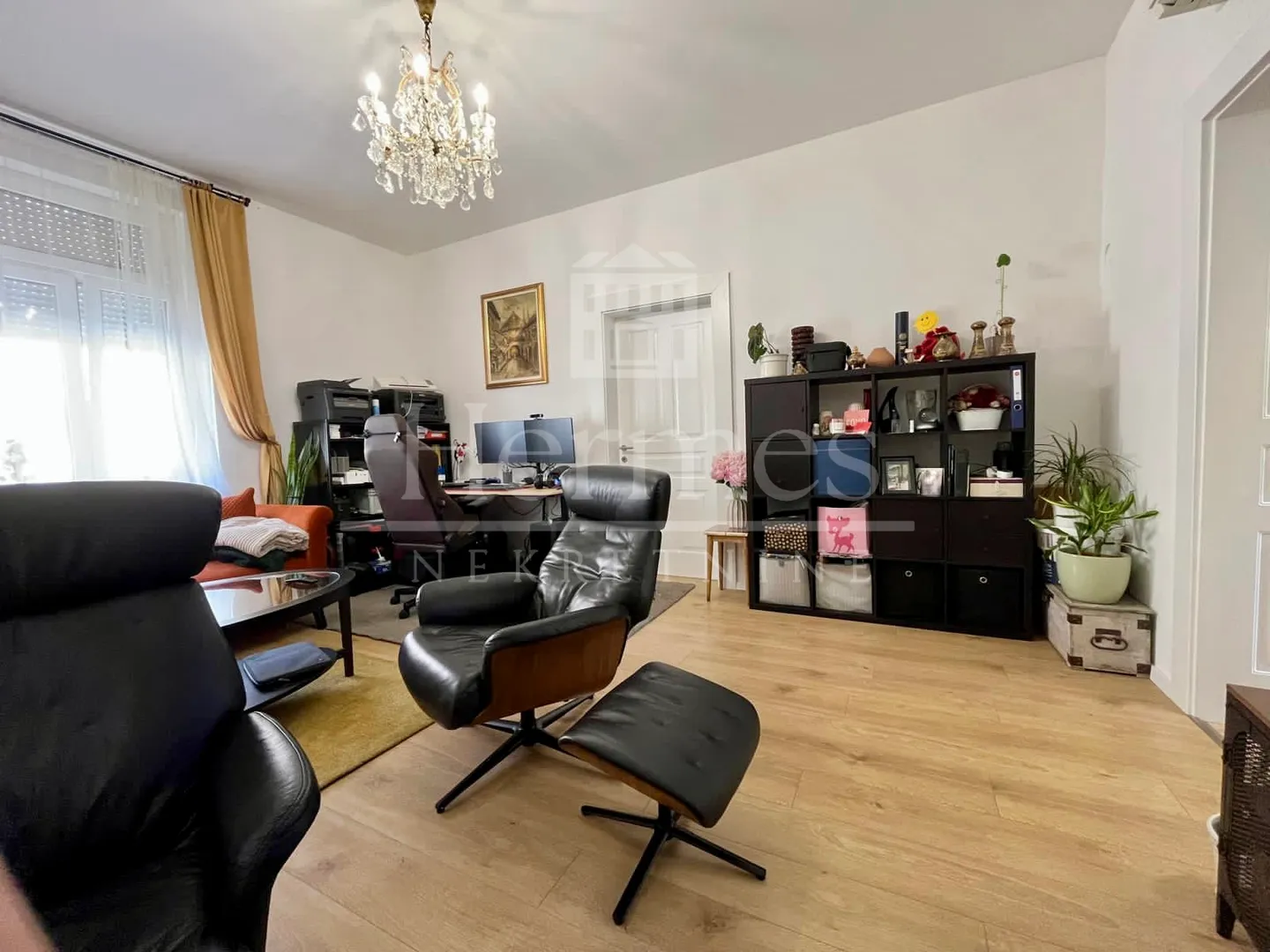 novije adaptiran 3-soban graðanski stan visokoh stropova, palmotićeva - slika 8