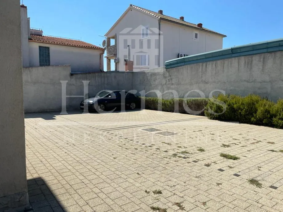 4-soban opremljen i namješten apartman, novogradnja, 200 m od mora - slika 16