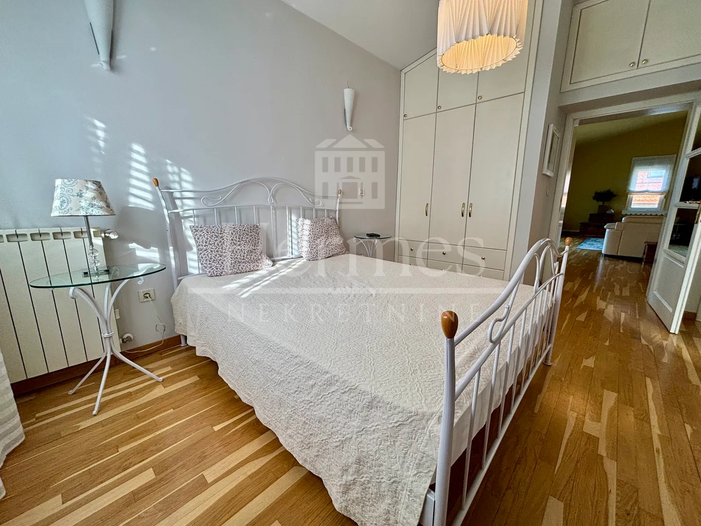 penthouse s terasom i pogledom na zelenilo, pantovčak - slika 17