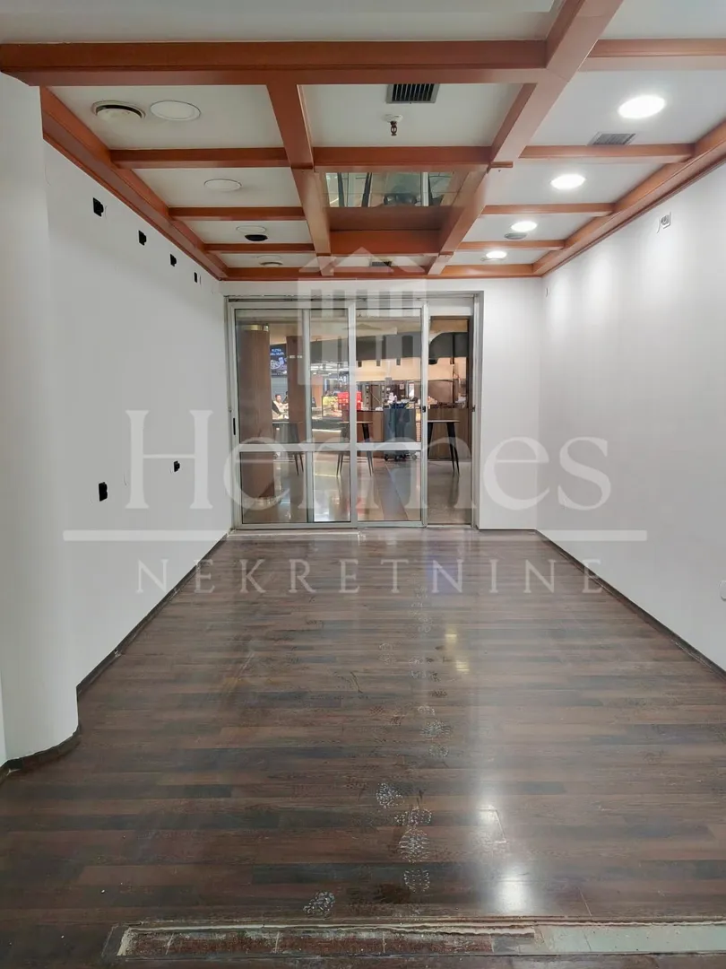 Lokal Na Prometnoj Lokaciji, Importanne Centar - Zagreb