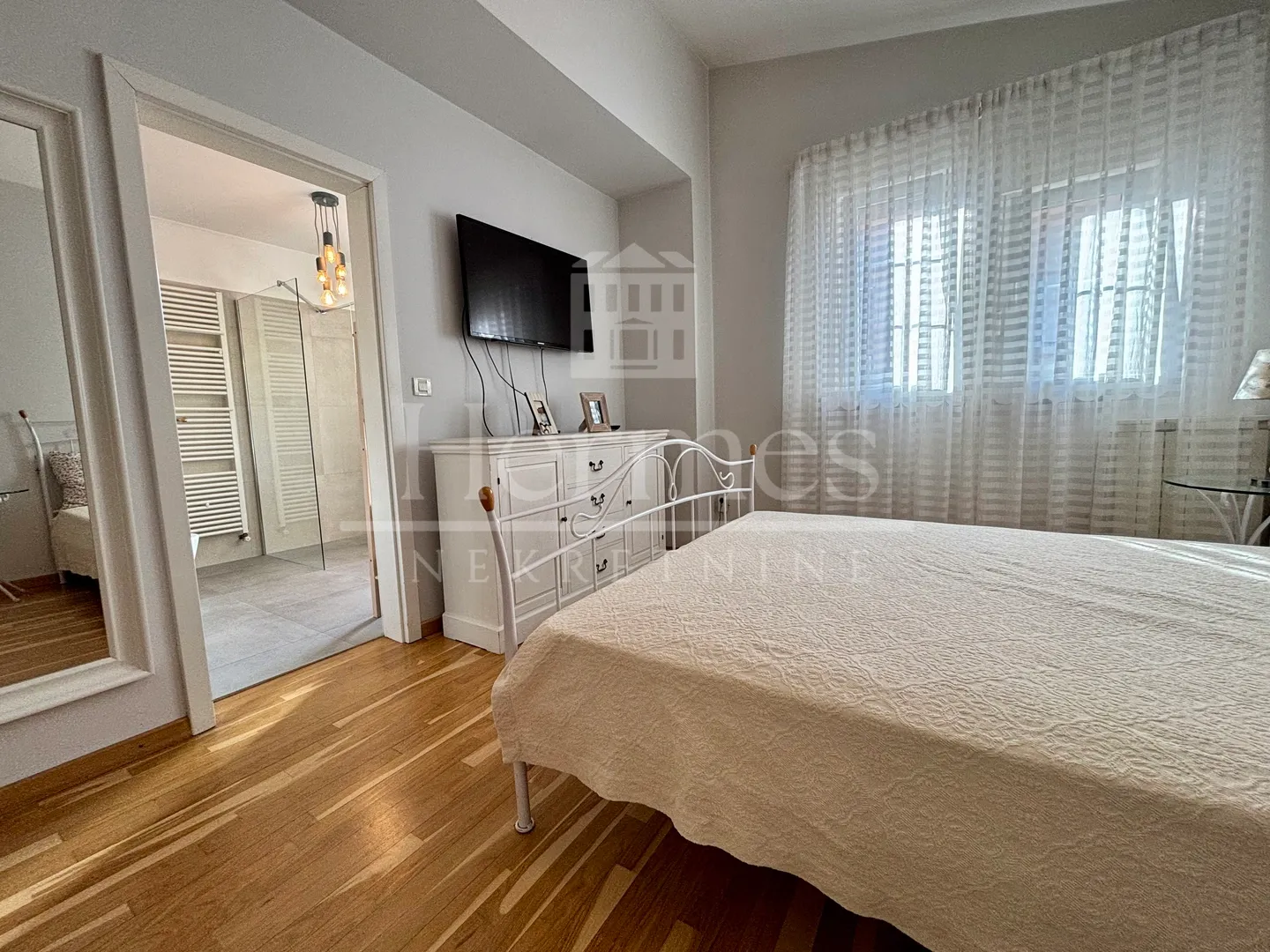 penthouse s terasom i pogledom na zelenilo, pantovčak - slika 18