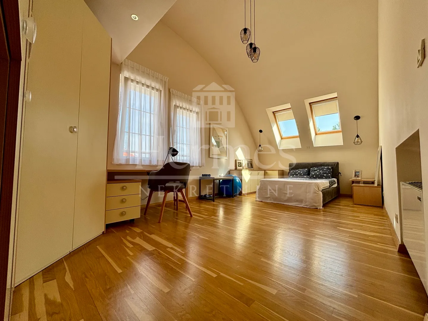penthouse s terasom i pogledom na zelenilo, pantovčak - slika 22