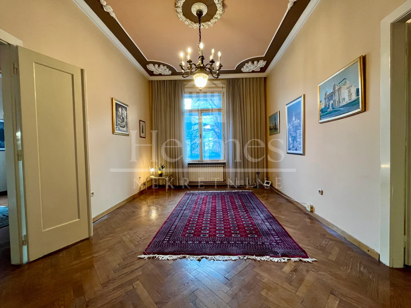 graðanski stan kao ured, visoki stropovi, 8 soba, 200 m2 - slika 2