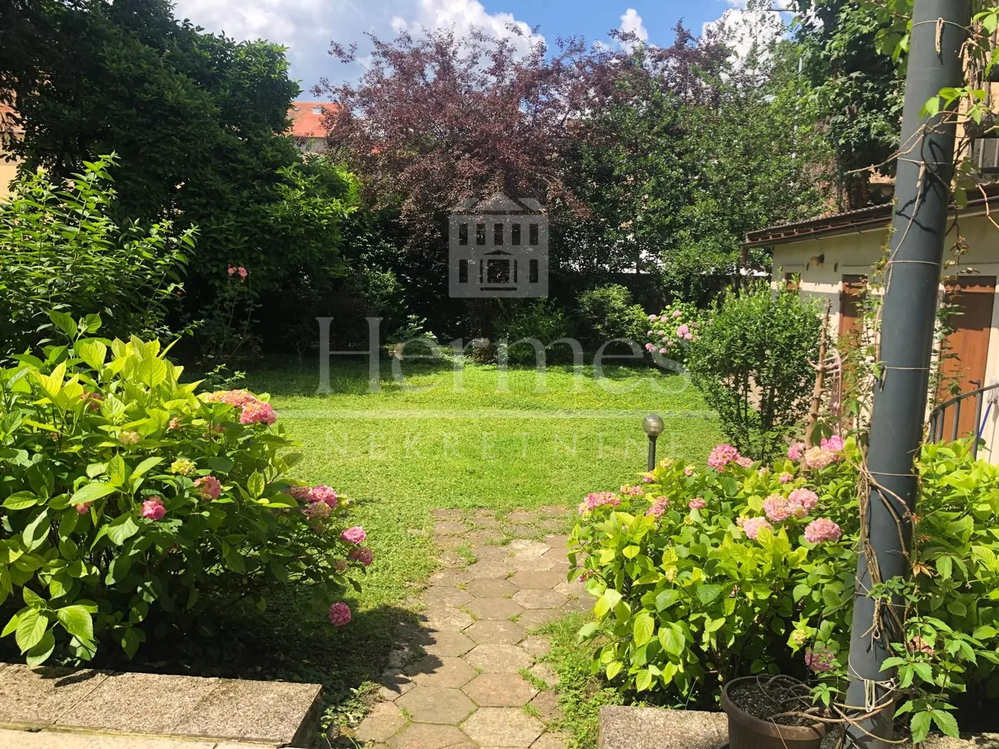 kultni lokal na dvije etaže (160 m2 ), donji grad, hebrangova - slika 15