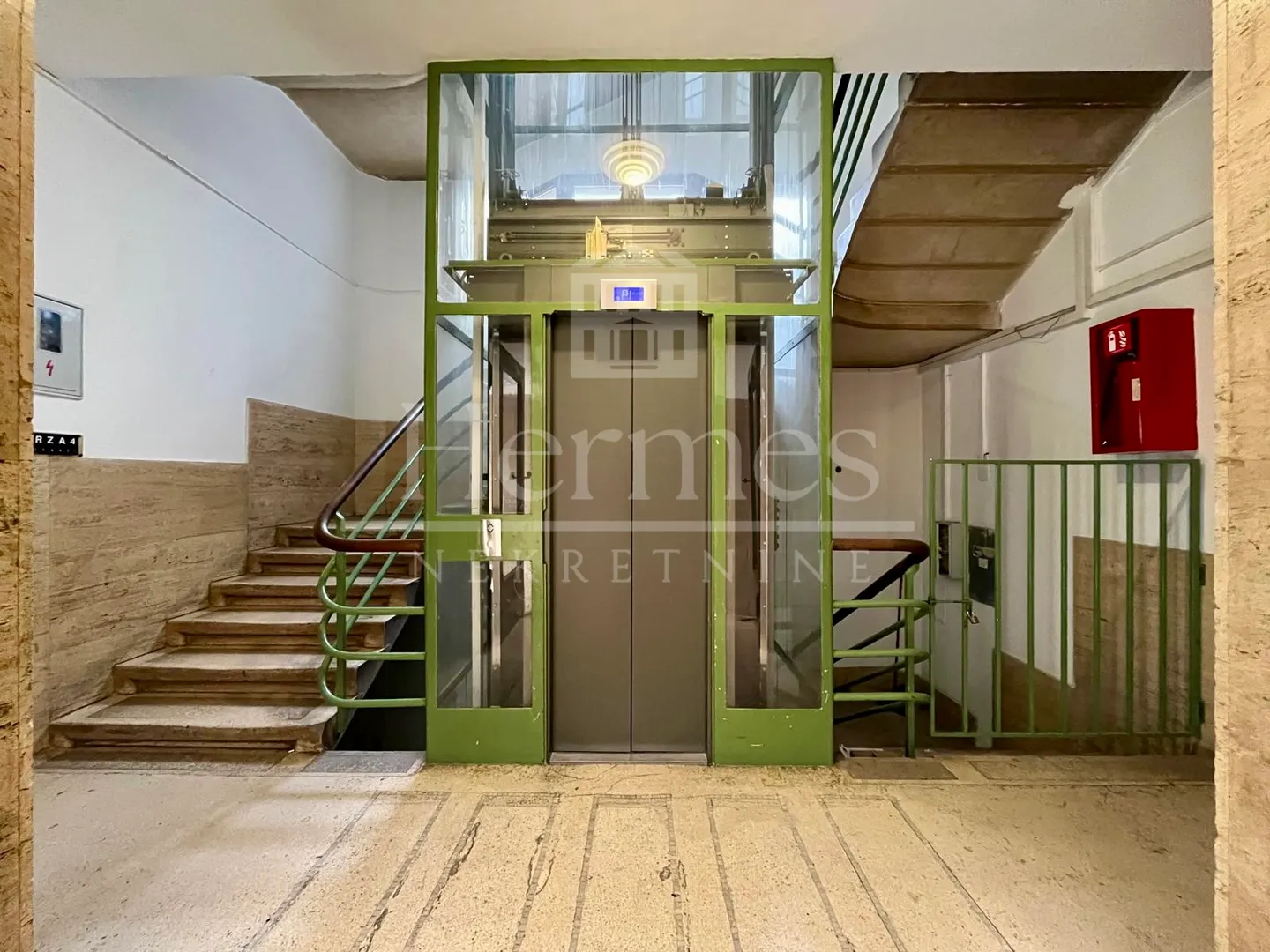 moderno ureðeni poslovni prostor (90 m2), kod hnb-a - slika 17